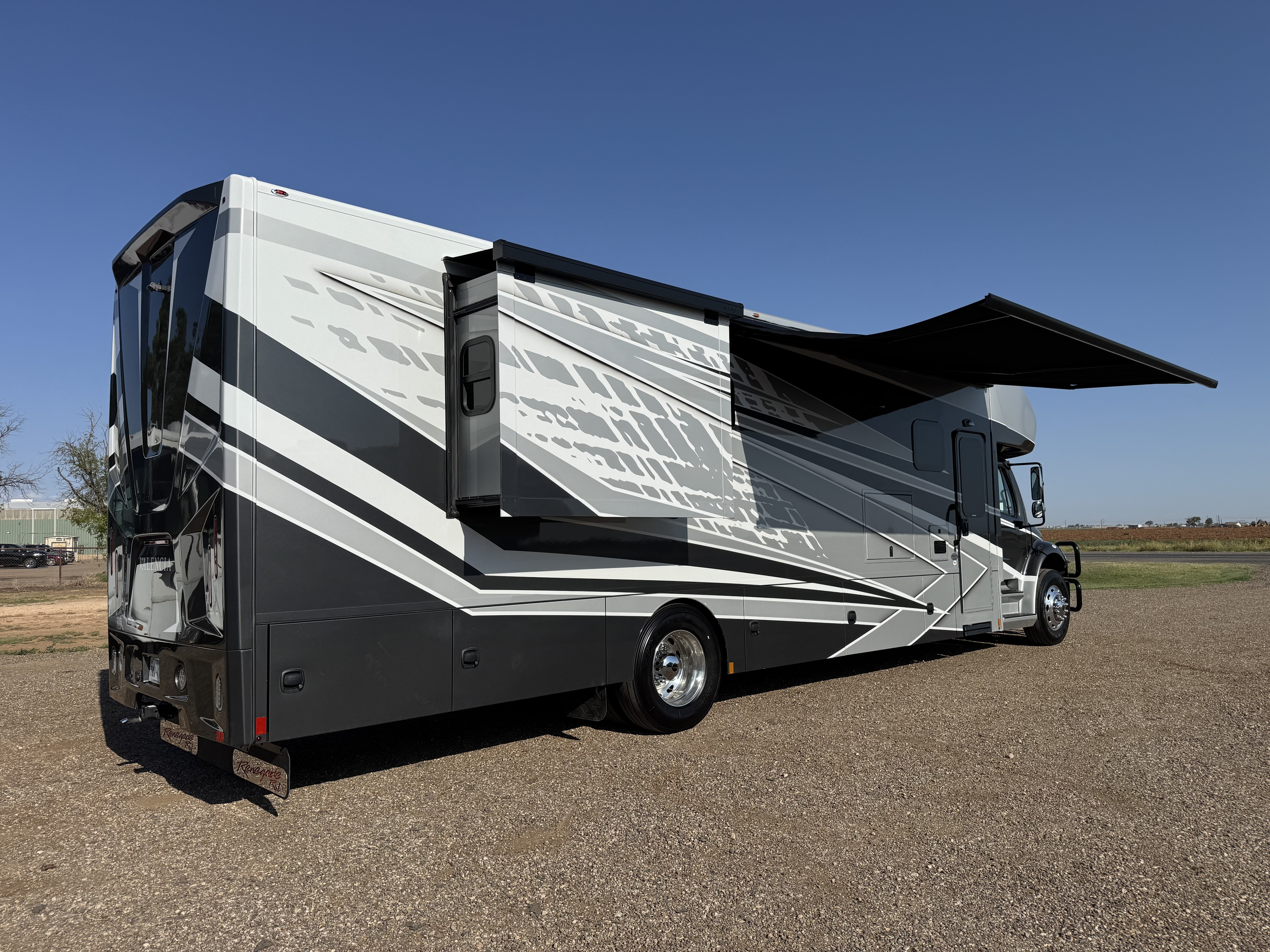 2024 Renegade VALENCIA 38RB in wolfforth TX