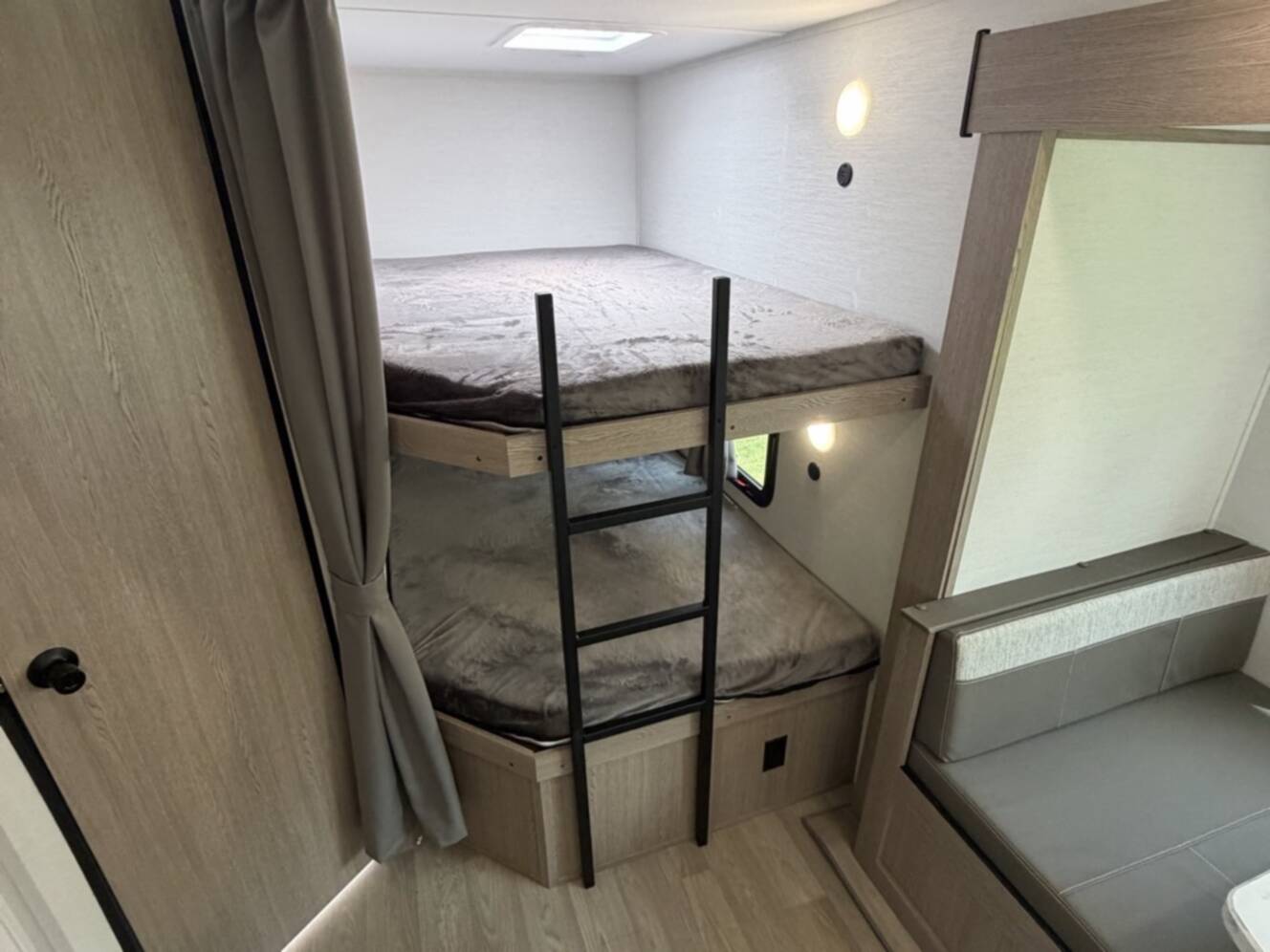A photo of this 2027 Gulf Stream AMERI-LITE 269BH