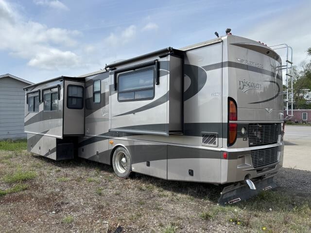 2005 Fleetwood DISCOVERY 39S in pierre SD