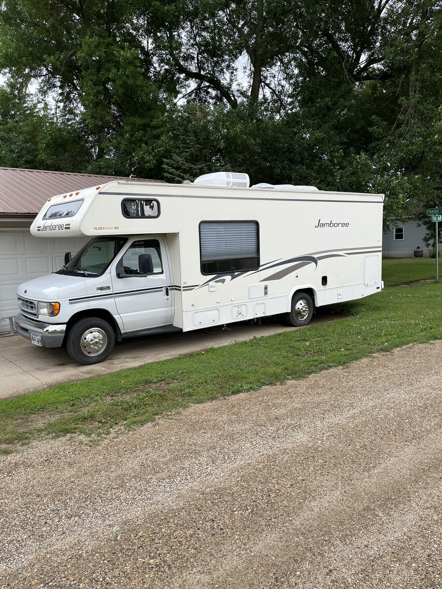 2001 Fleetwood JAMBOREE 26Q RV