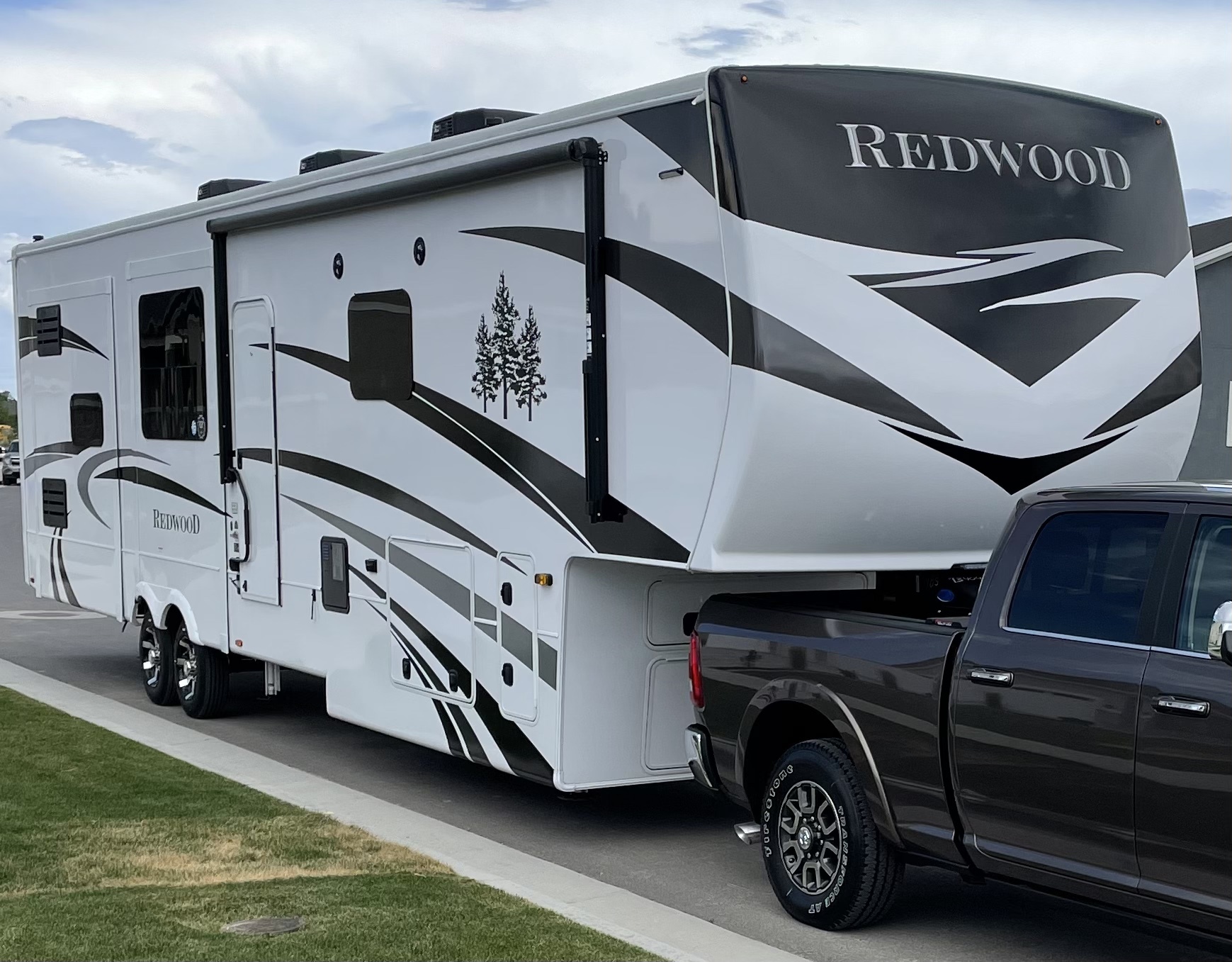 2021 Crossroads REDWOOD 4001LK RV