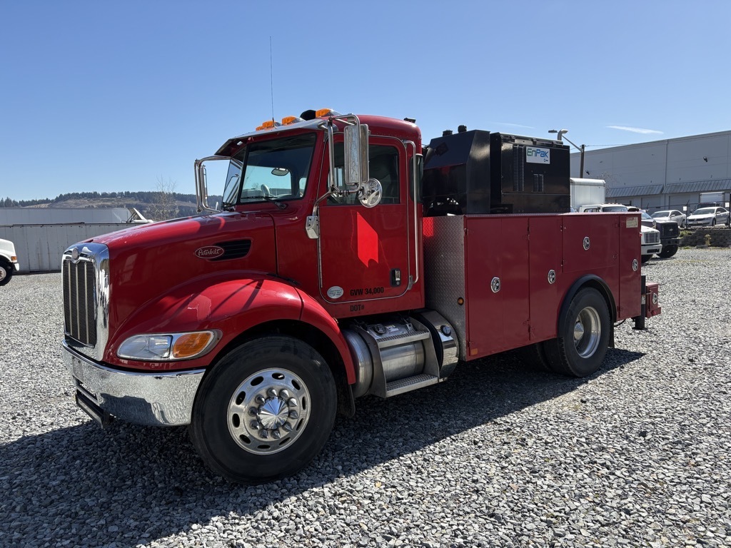2013 PETERBILT 337 in Sumner, WA