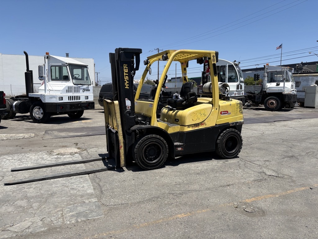 2017 HYSTER h90ft in Montebello, CA