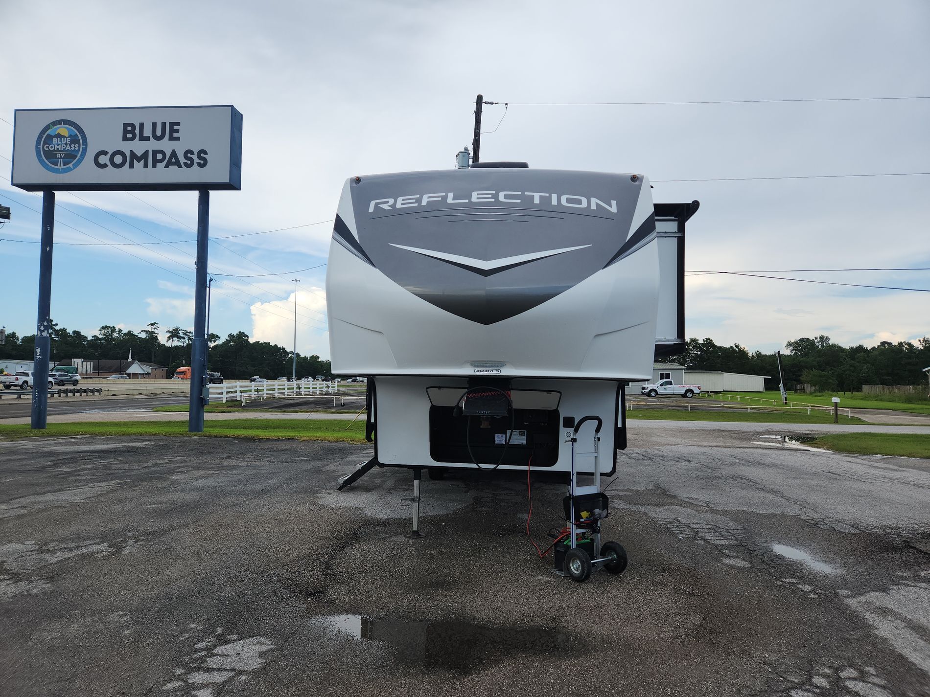 2023 Grand Design Reflection FW 303RLS in vidor TX