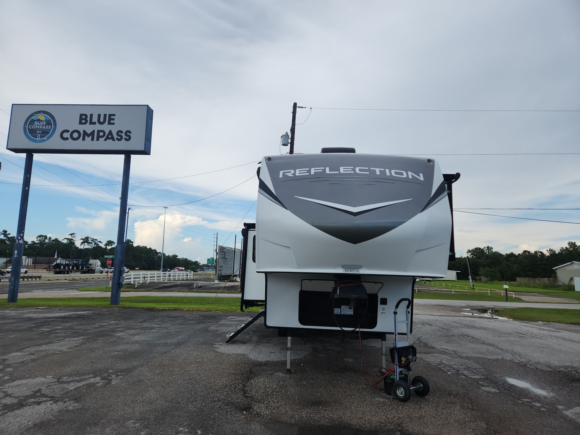 2023 Grand Design Reflection FW 303RLS in vidor TX