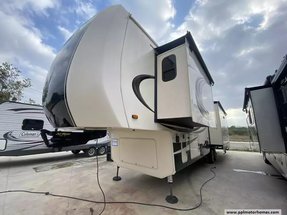 2019 Forest River Cedar Creek Champagne 38EL in new braunfels TX