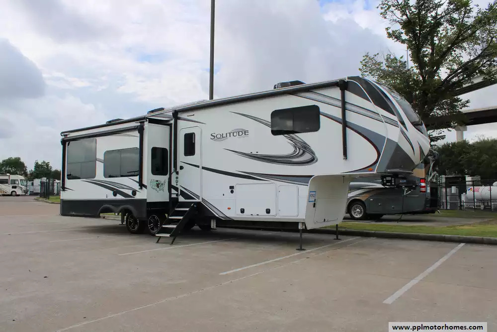 2022 Grand Design Solitude 345GK in houston TX