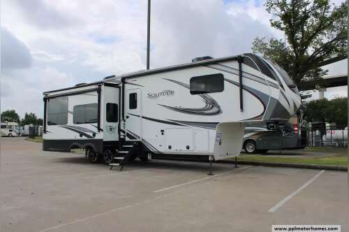 2022 Grand Design Solitude 345GK in houston TX