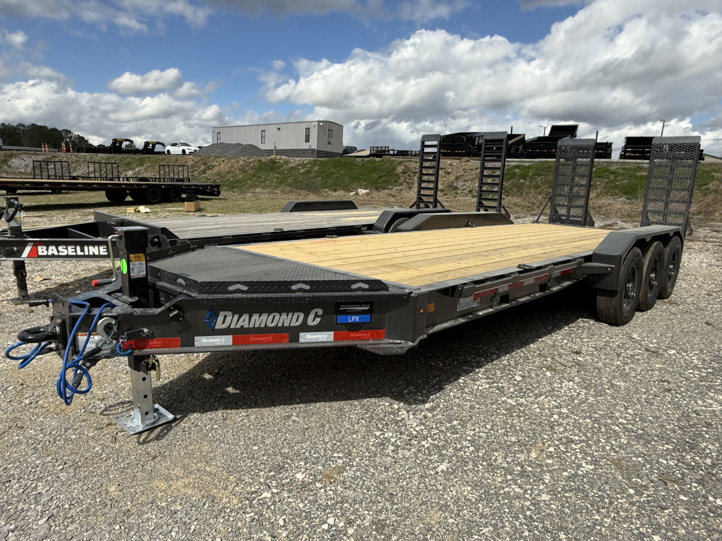 2026 Diamond C Trailers LPX 307 in Knoxville, TN