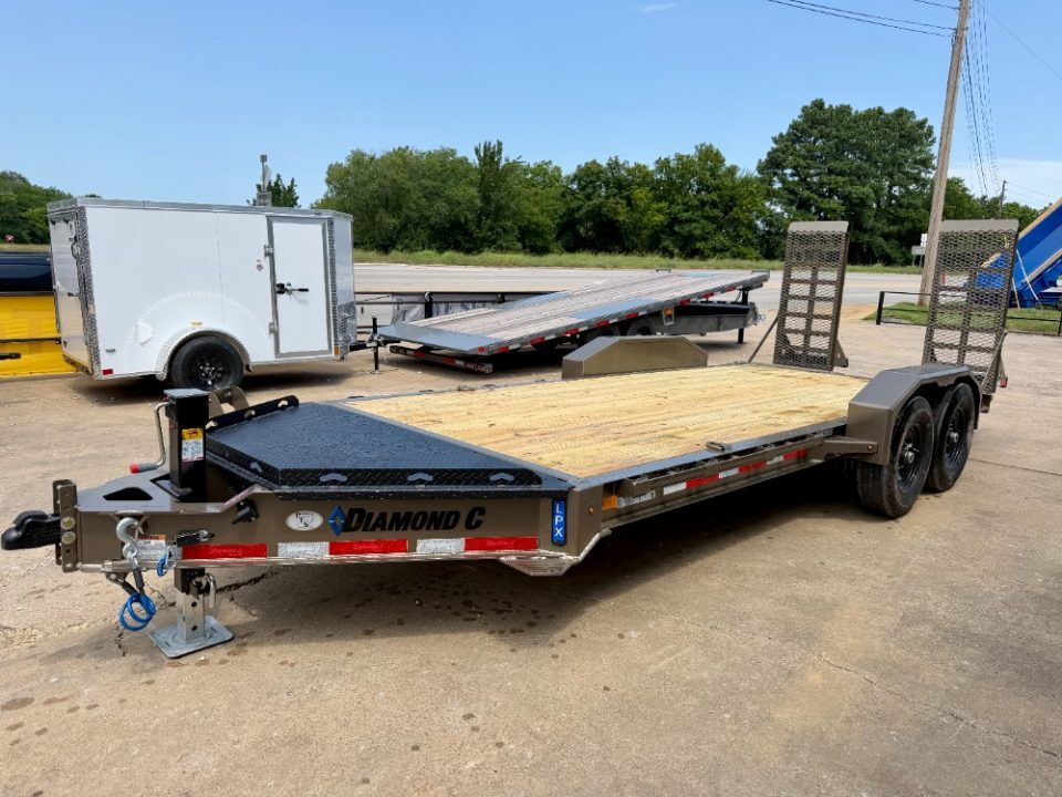 2026 Diamond C Trailers 15.5K LPX 207 Package 18' X 82" in Fayetteville, AR