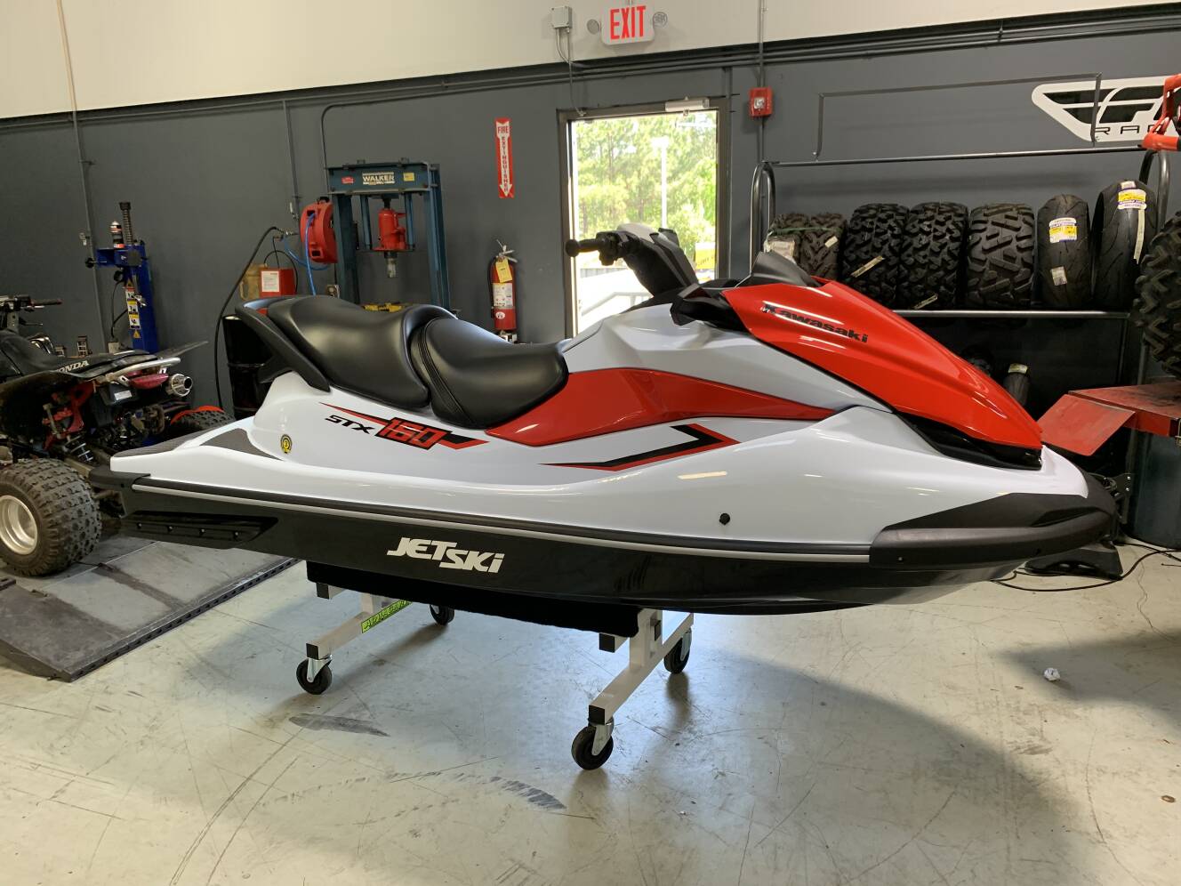 A photo of this 2020 Kawasaki JET SKI STX 160