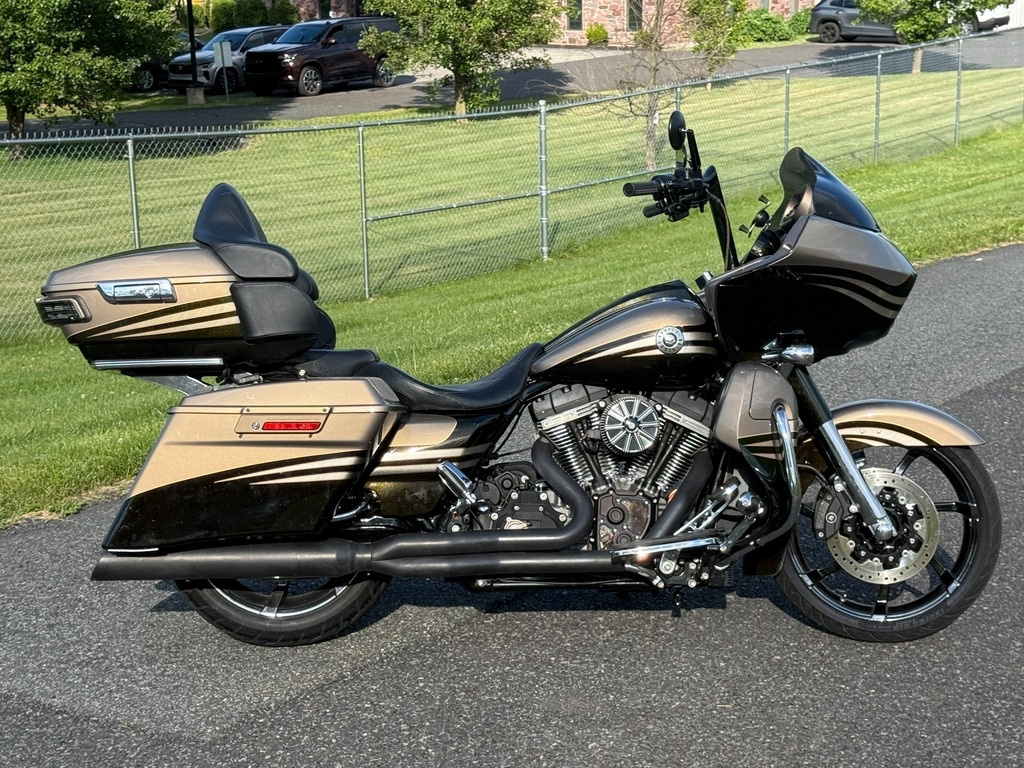 2013 Harley-Davidson Touring CVO in Zieglerville, PA