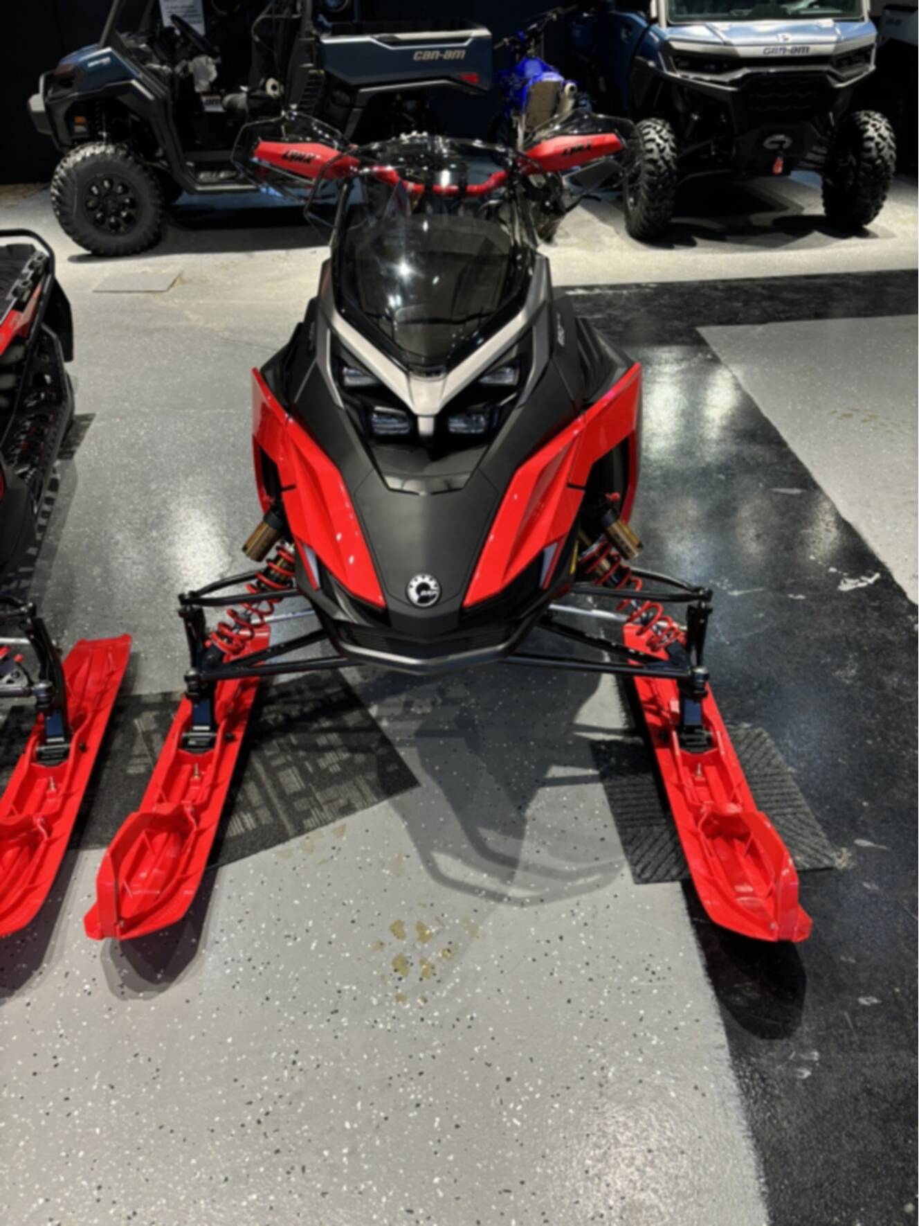 A photo of this 2026 Lynx RAVE RE 850