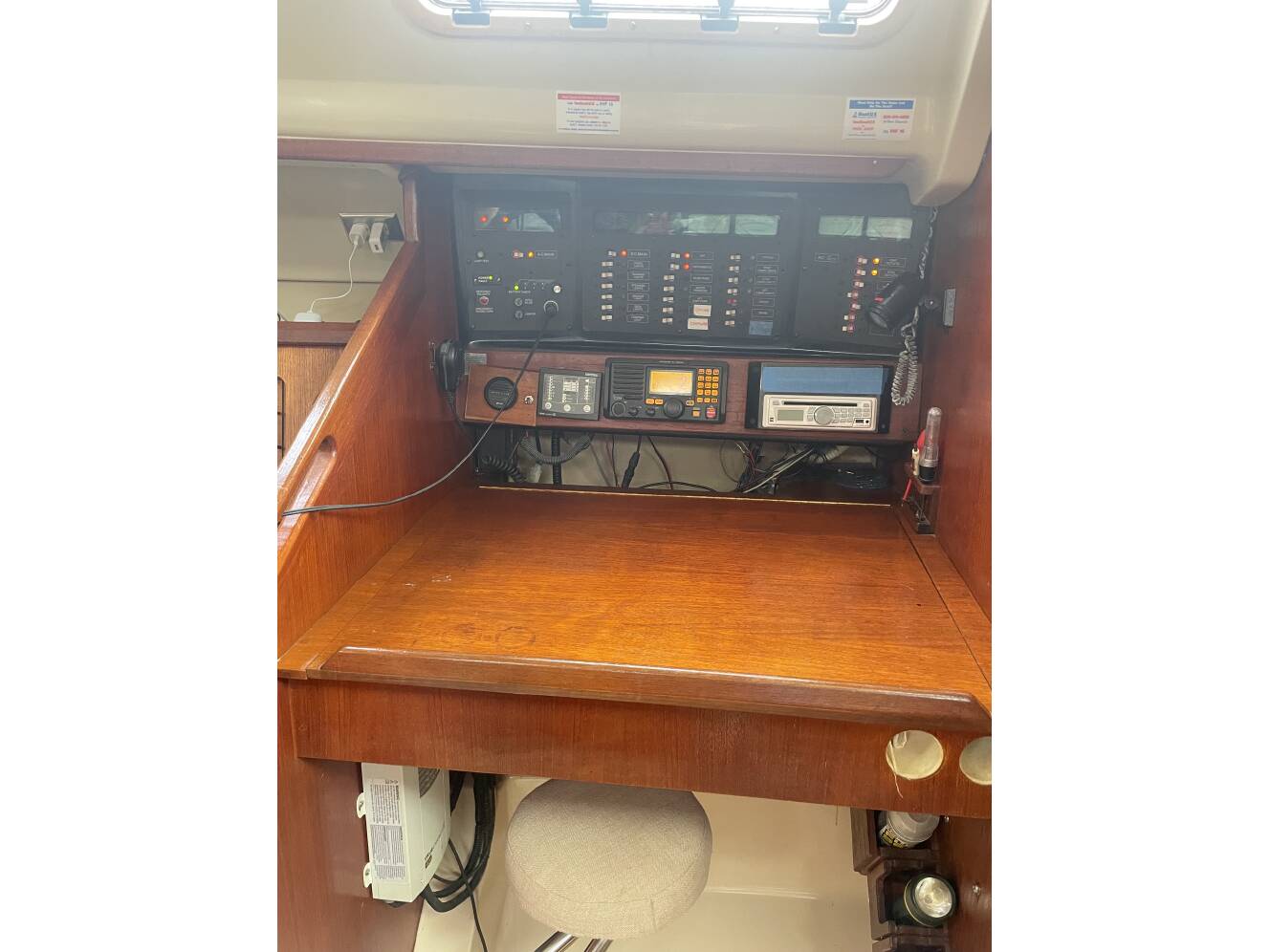 A photo of this 1989 Hunter LEGEND 37