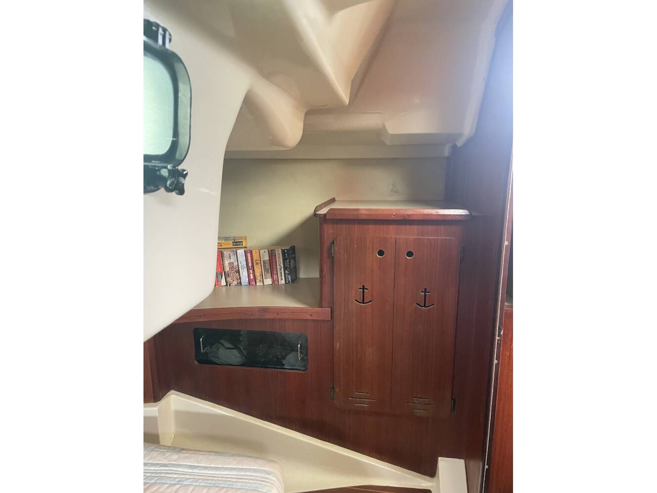 A photo of this 1989 Hunter LEGEND 37