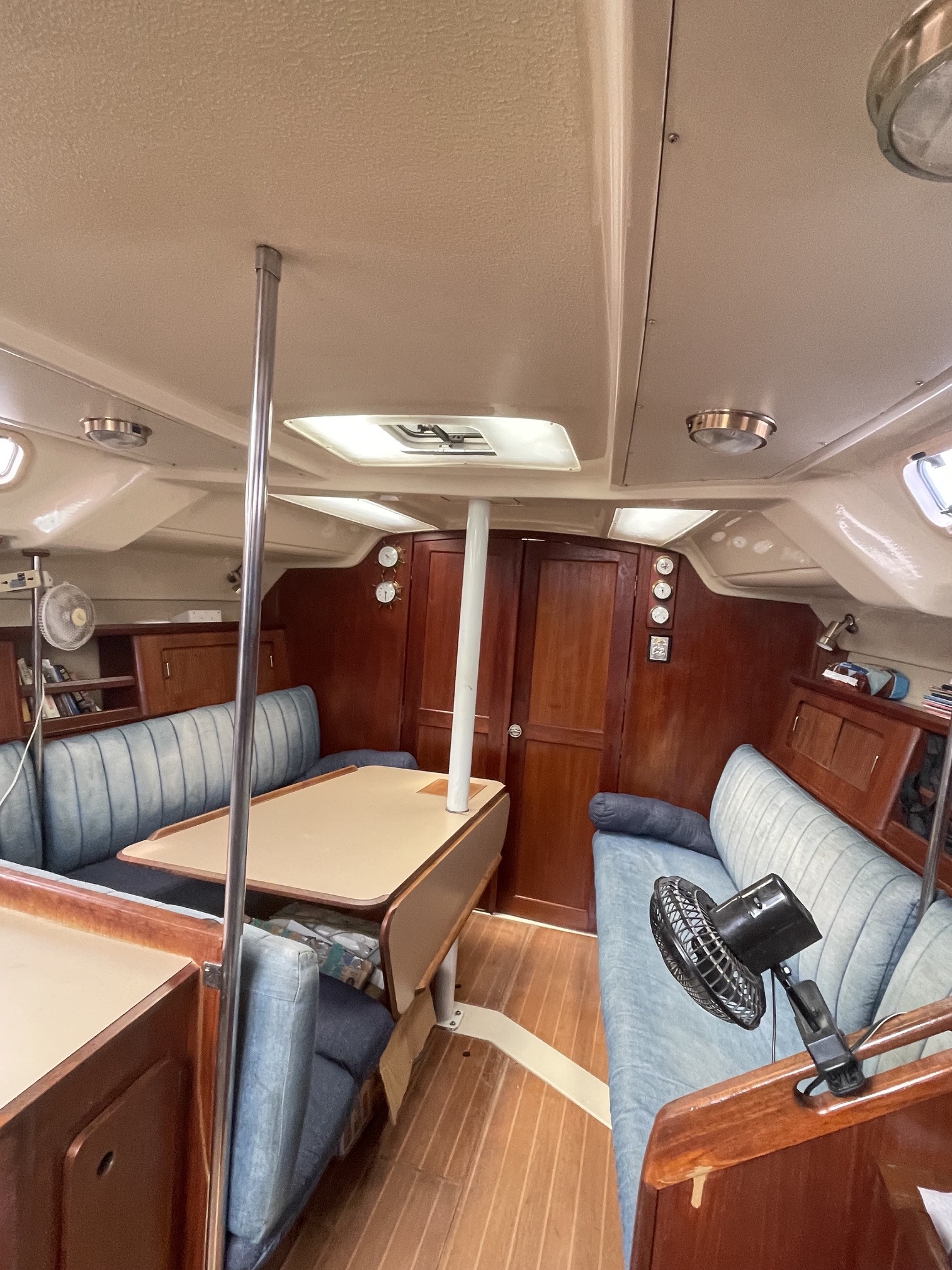1989 Hunter LEGEND 37 in ridge MD