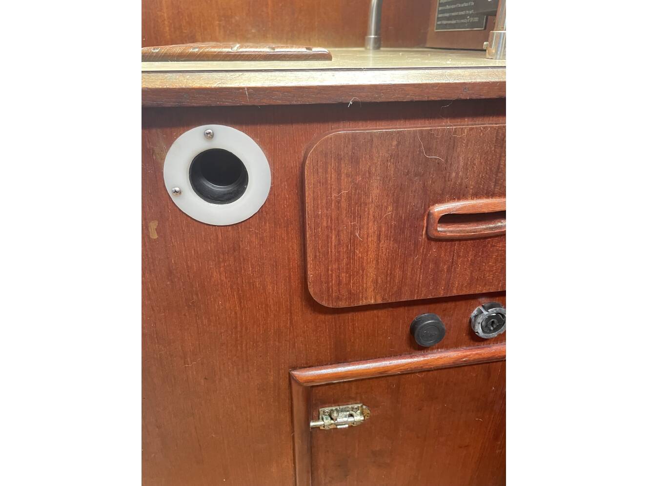 A photo of this 1989 Hunter LEGEND 37