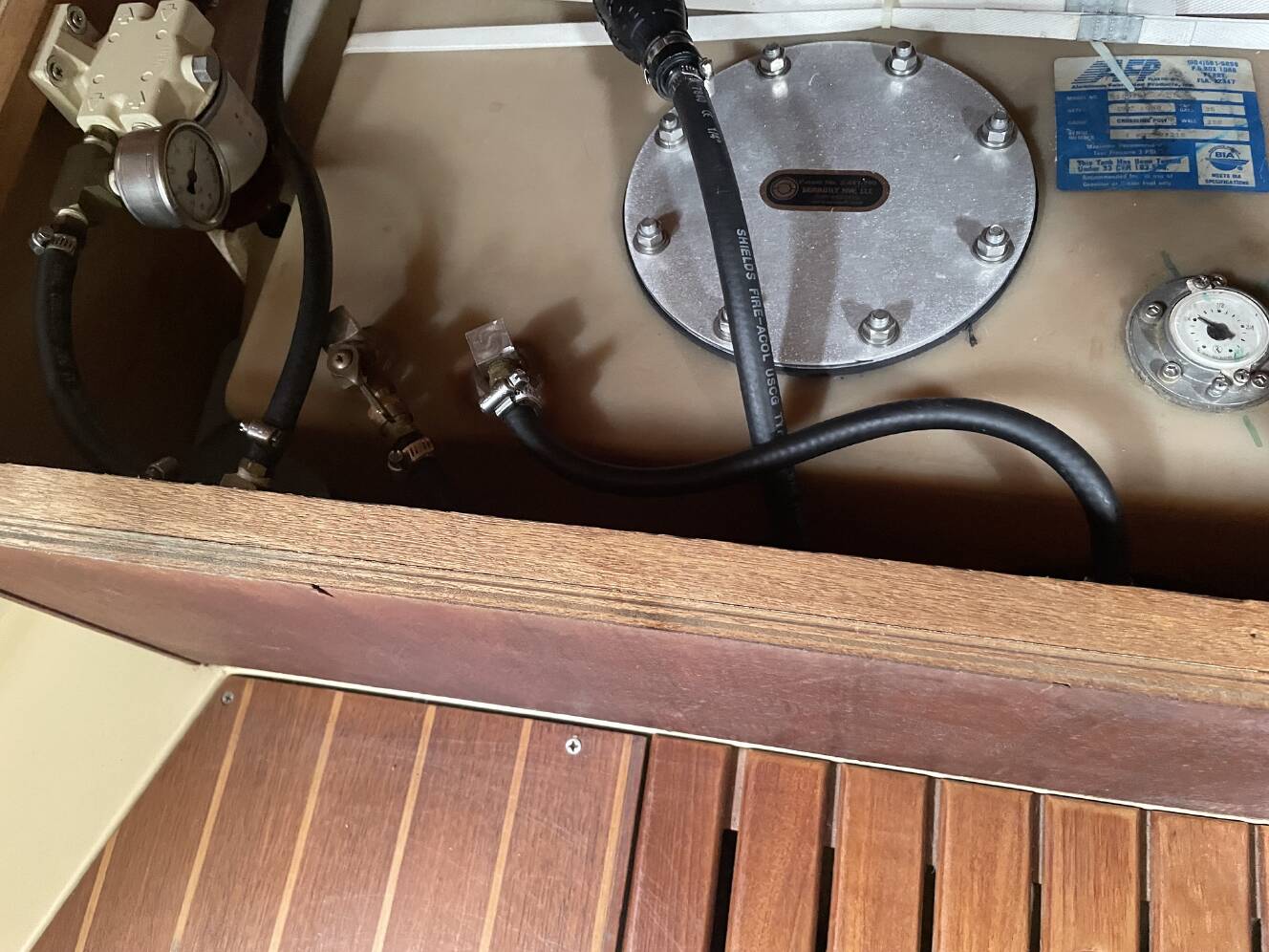 A photo of this 1989 Hunter LEGEND 37