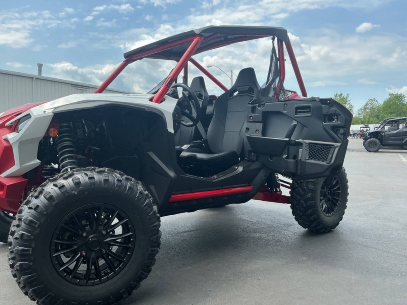 A photo of this 2026 Honda SXS10S2RDT