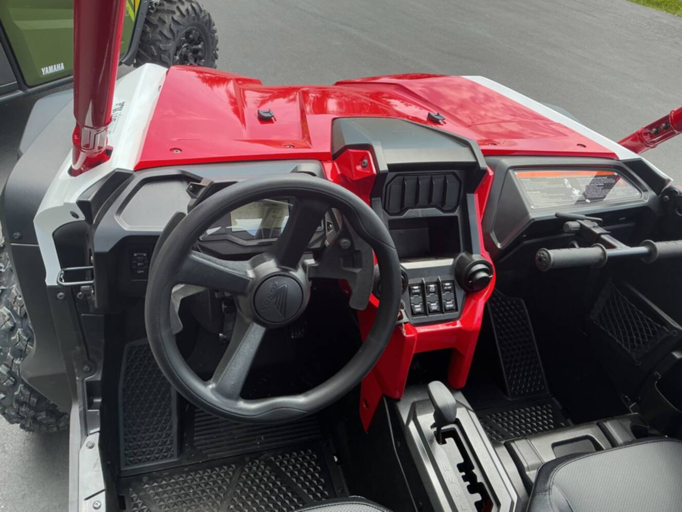 A photo of this 2026 Honda SXS10S2RDT