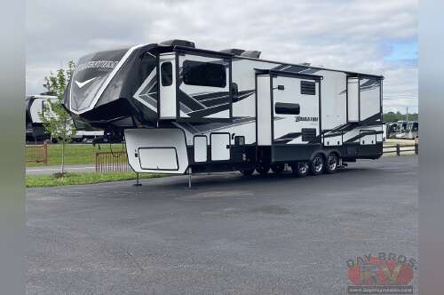 2021 Grand Design Momentum 376THS in london KY