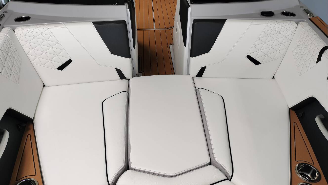 A photo of this 2026 Nautique GS24