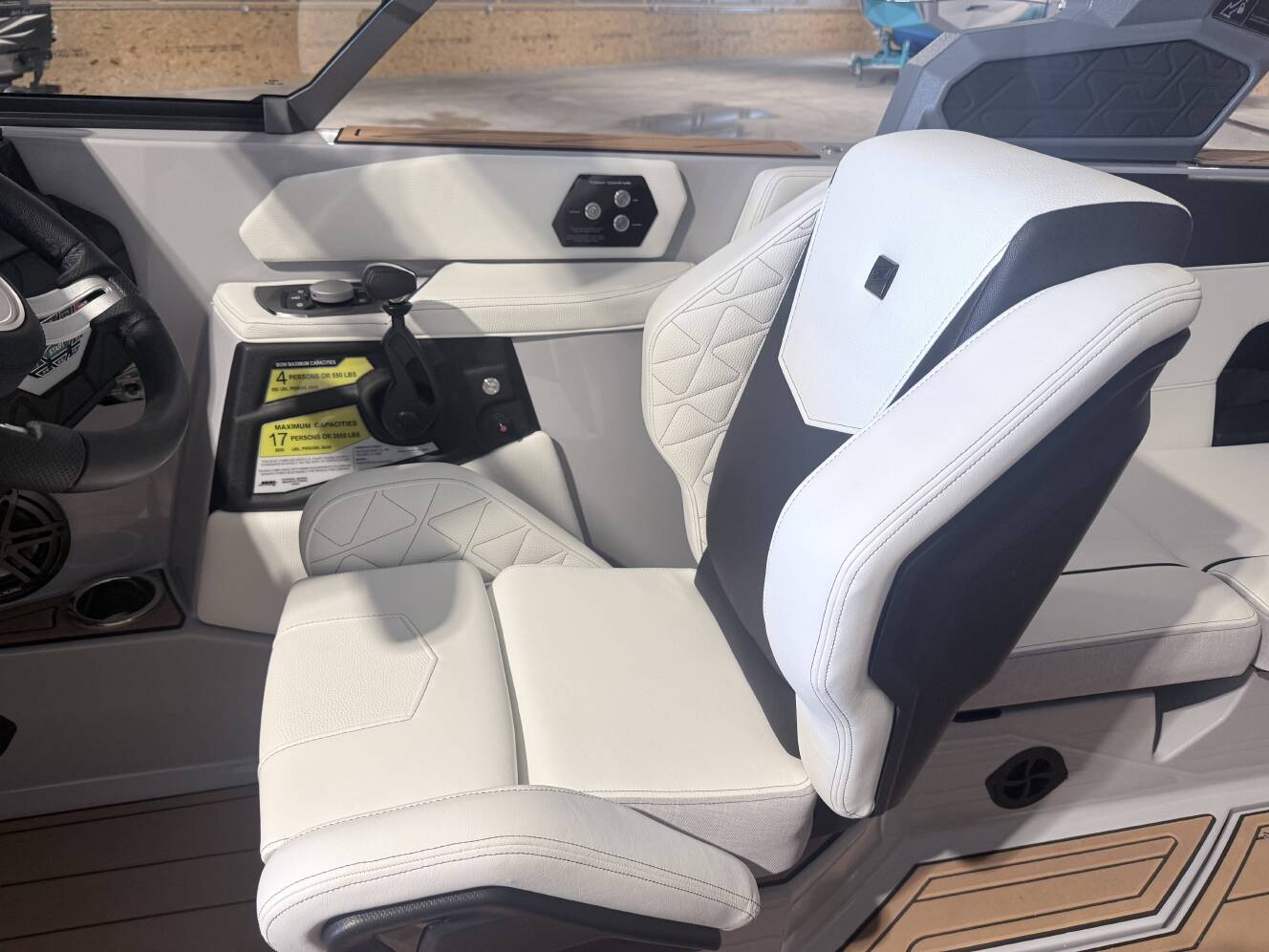 A photo of this 2026 Nautique GS24