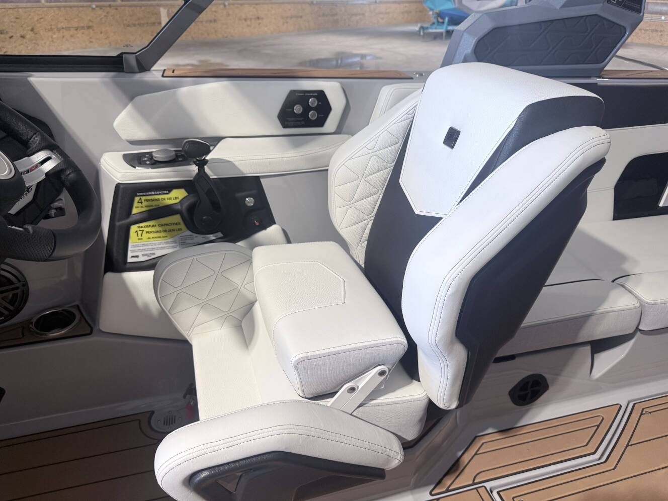 A photo of this 2026 Nautique GS24