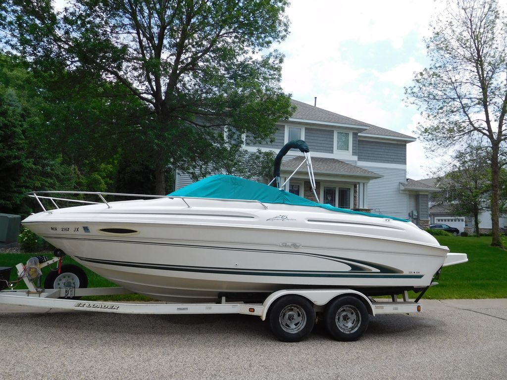 2001 Sea Ray 215 Express Cruiser in woodbury MN