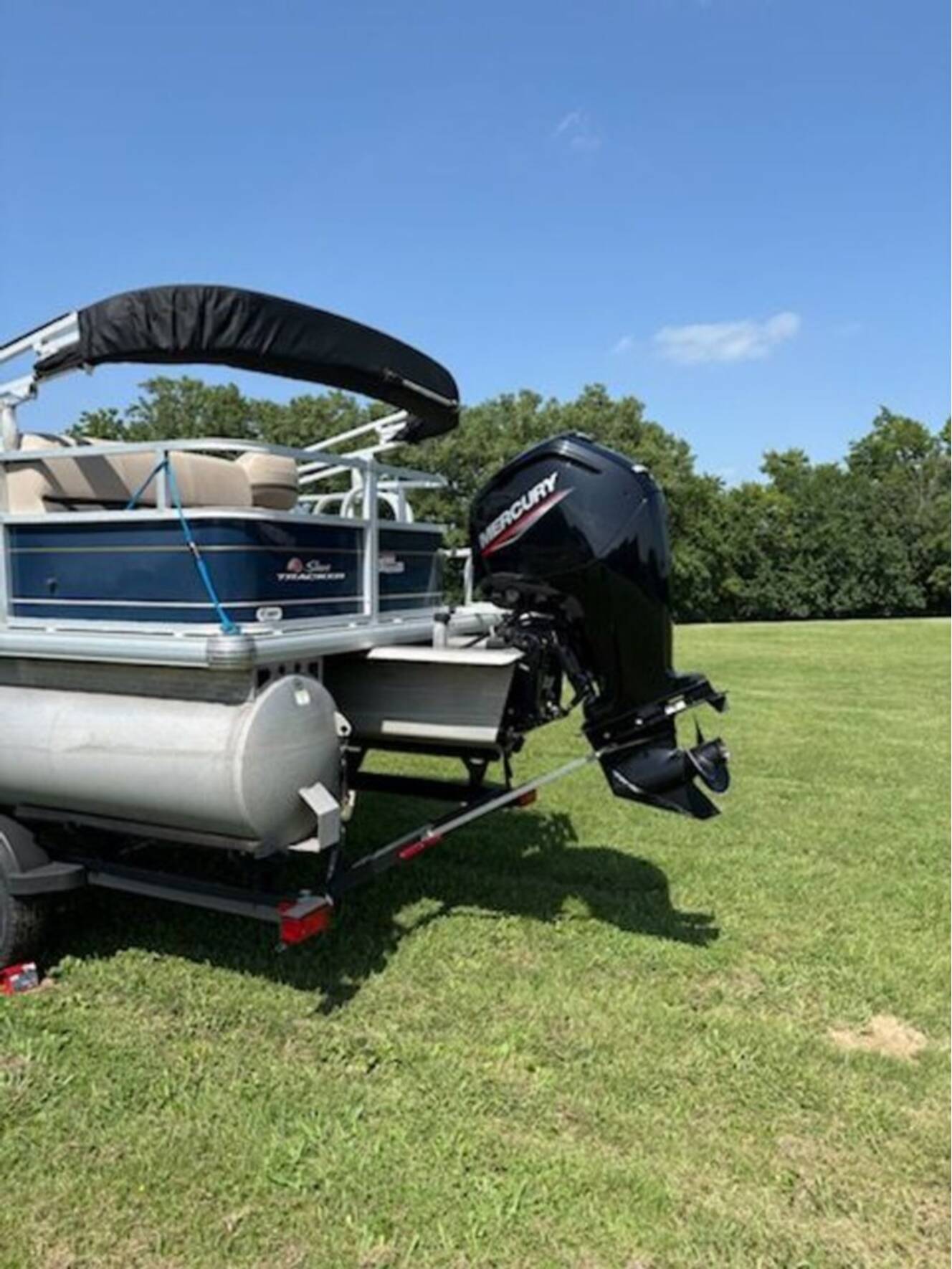 A photo of this 2022 Sun Tracker Party Barge 18 DLX