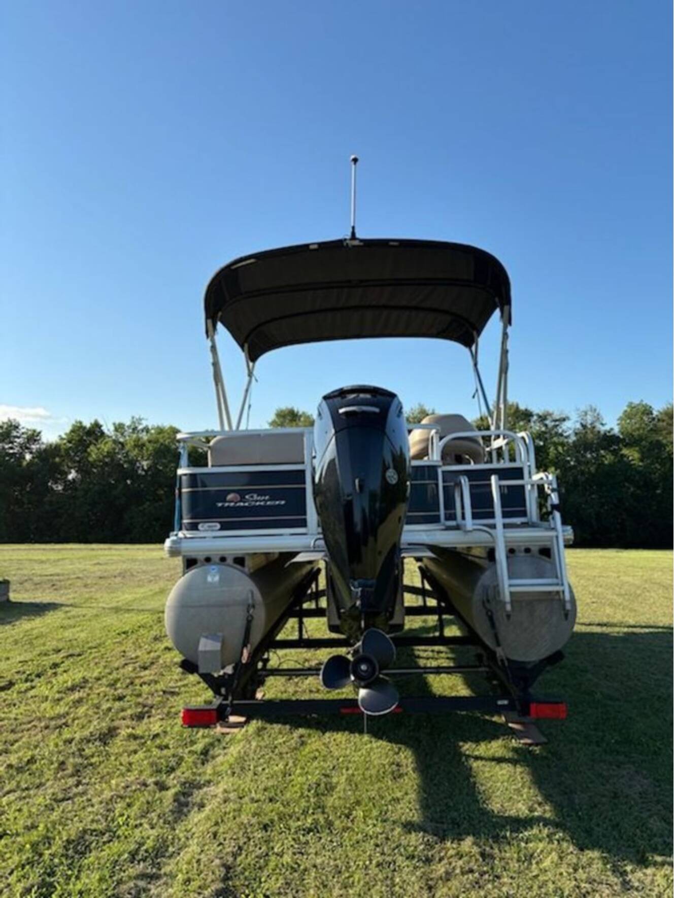A photo of this 2022 Sun Tracker Party Barge 18 DLX