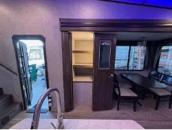 2019 FOREST RIVER CHEROKEE ARCTIC WOLF 285RL4