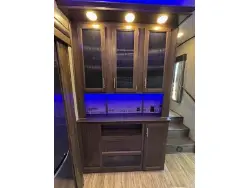 2019 FOREST RIVER CHEROKEE ARCTIC WOLF 285RL4
