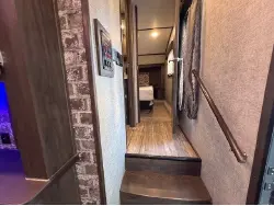 2019 FOREST RIVER CHEROKEE ARCTIC WOLF 285RL4