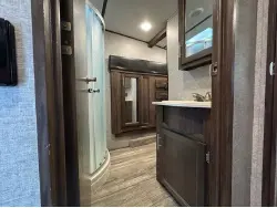2019 FOREST RIVER CHEROKEE ARCTIC WOLF 285RL4