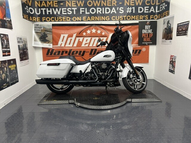2025 Harley-Davidson Street Glide in Sarasota, FL