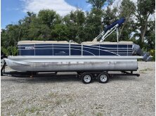 Bennington 23 M Fastback Review image