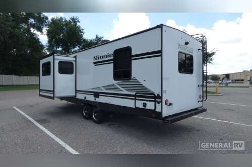 2021 Winnebago MINNIE 2500FL in dover FL