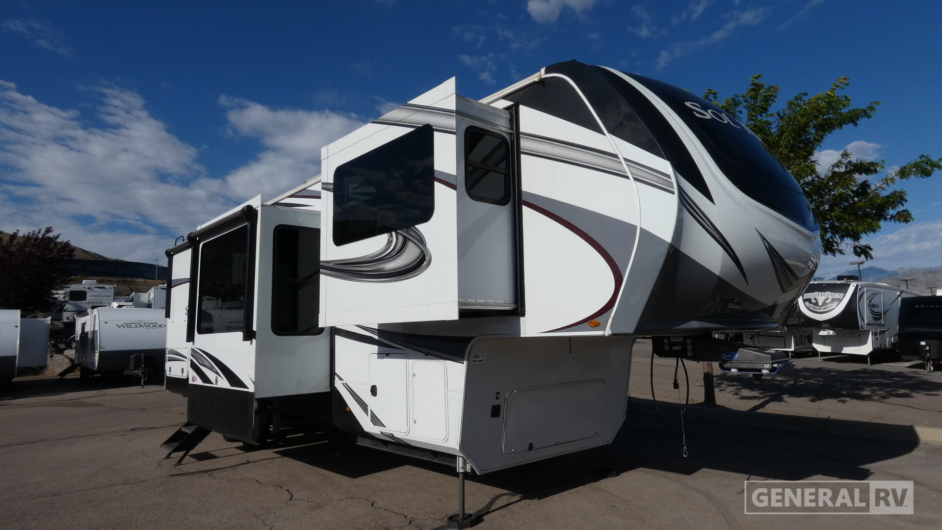 2022 Grand Design SOLITUDE 346FLSR RV