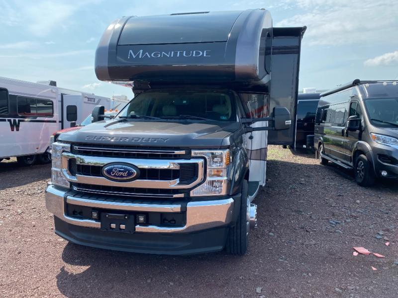2021 Thor Motor Coach Magnitude SV34 in souderton PA