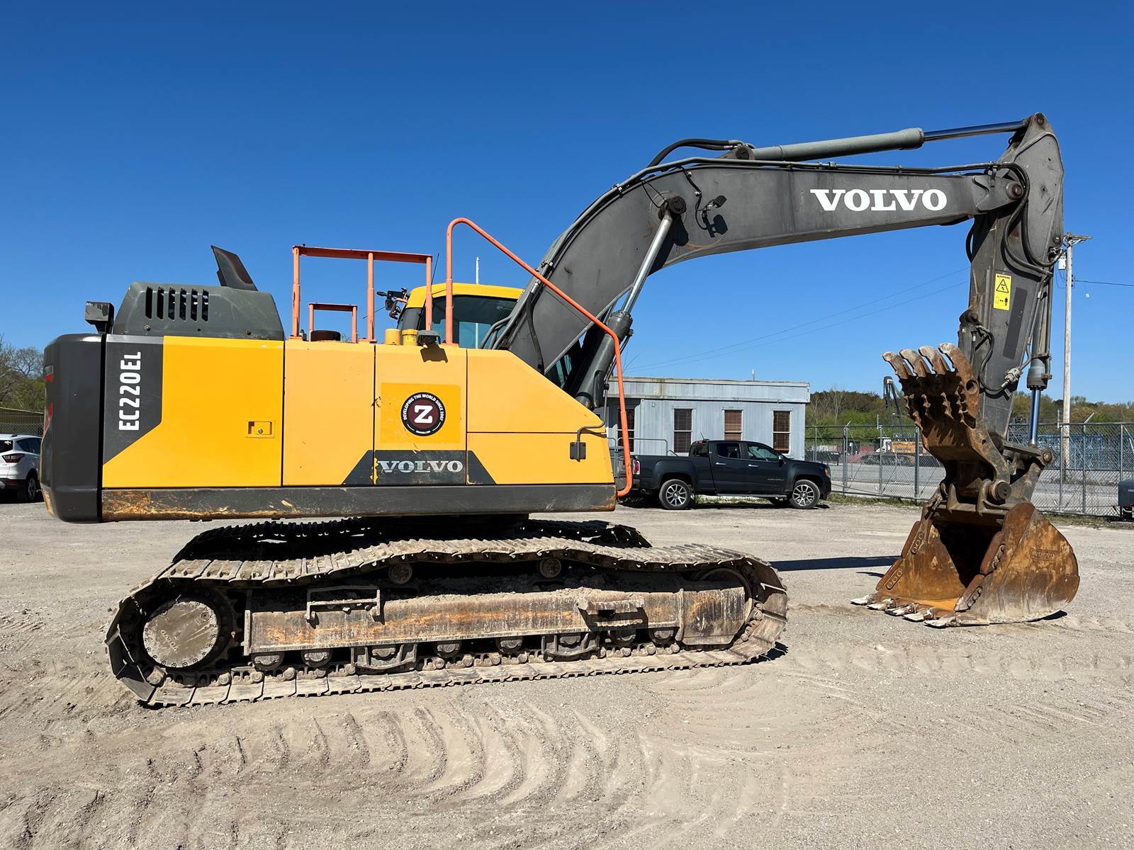 2019 Volvo EC220EL in Crofton, MD
