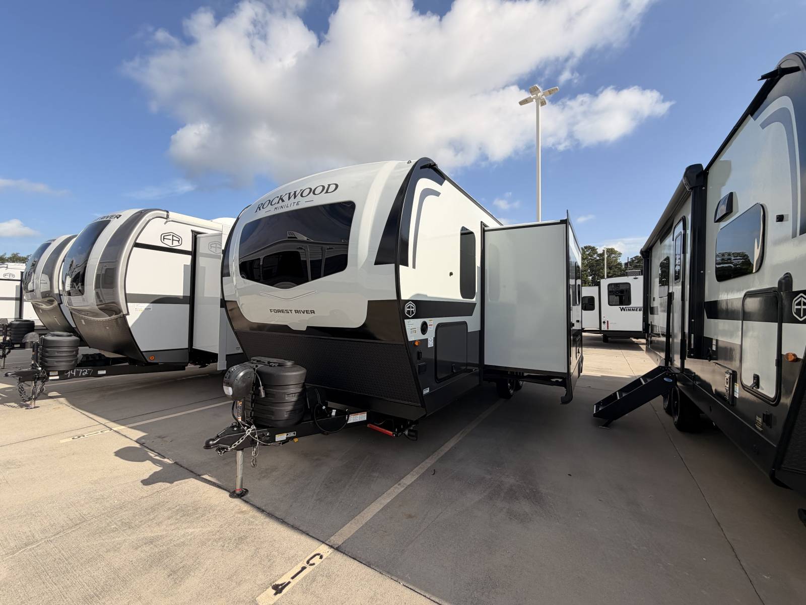 2027 Forest River ROCKWOOD MINI LITE 2509S in spring TX