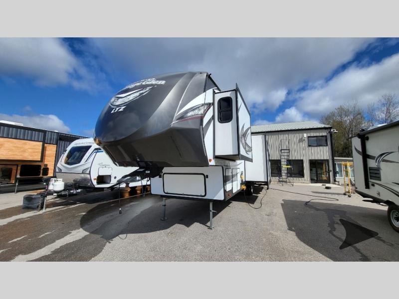 2018 Forest River Rv Wildwood Heritage Glen LTZ 368RLBHK in ludington MI