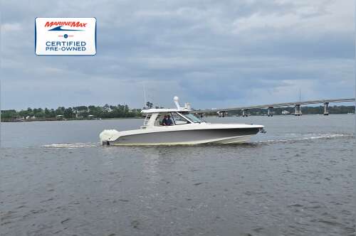 2022 Boston Whaler 380 Realm in charleston SC