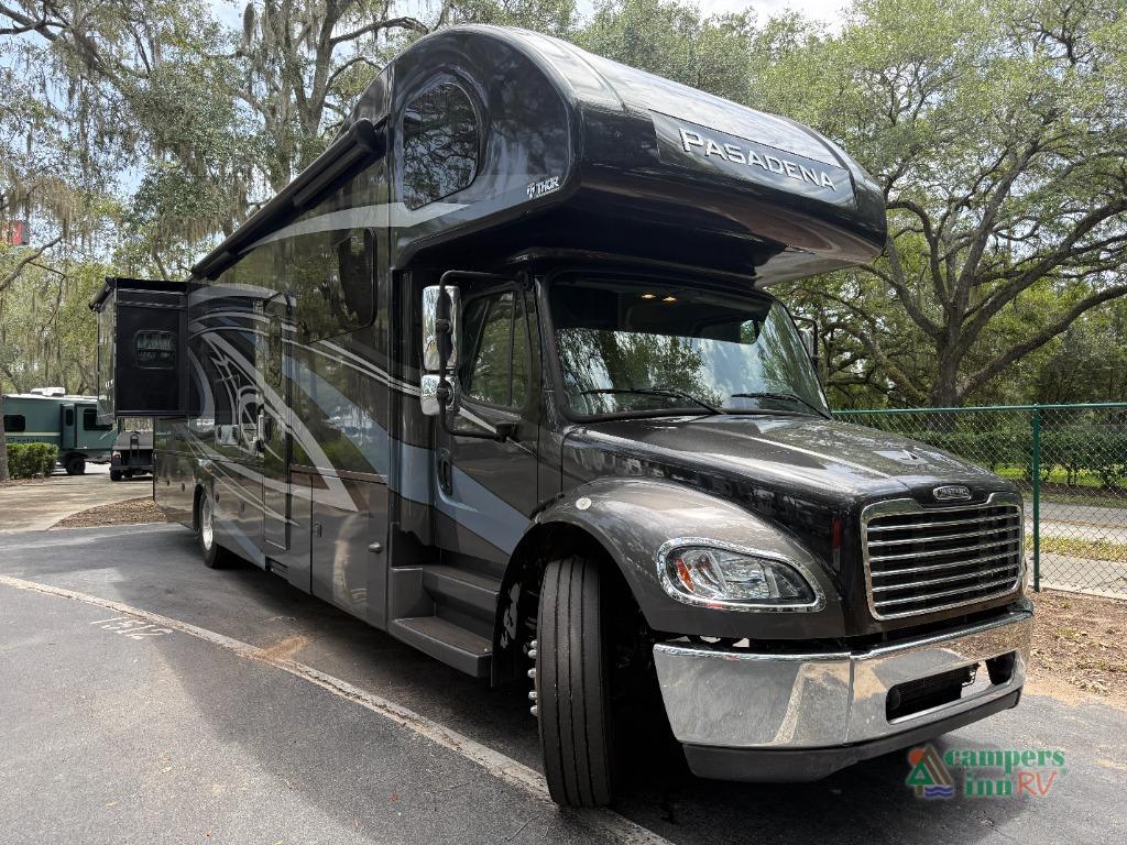 2023 Thor Motor Coach Pasadena 38BX in seffner FL