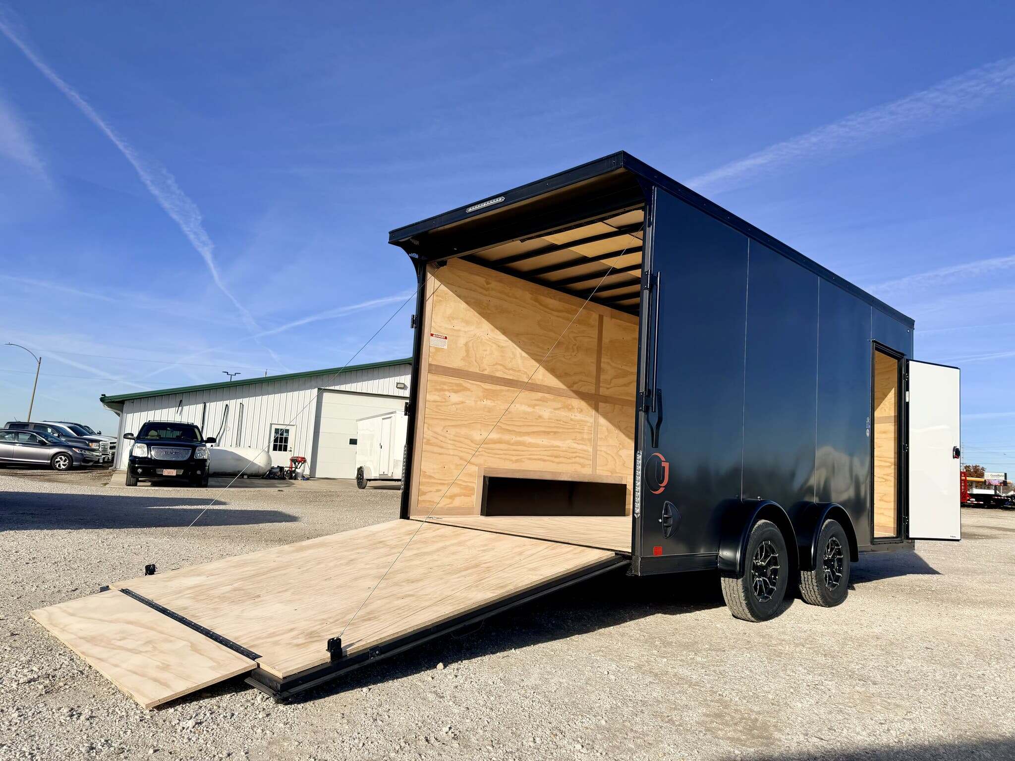 2026 United Trailers UJ 7.5 X 16 ENCLOSED - 25 YEAR WARRANTY ON FLOOR in Goodfield, IL