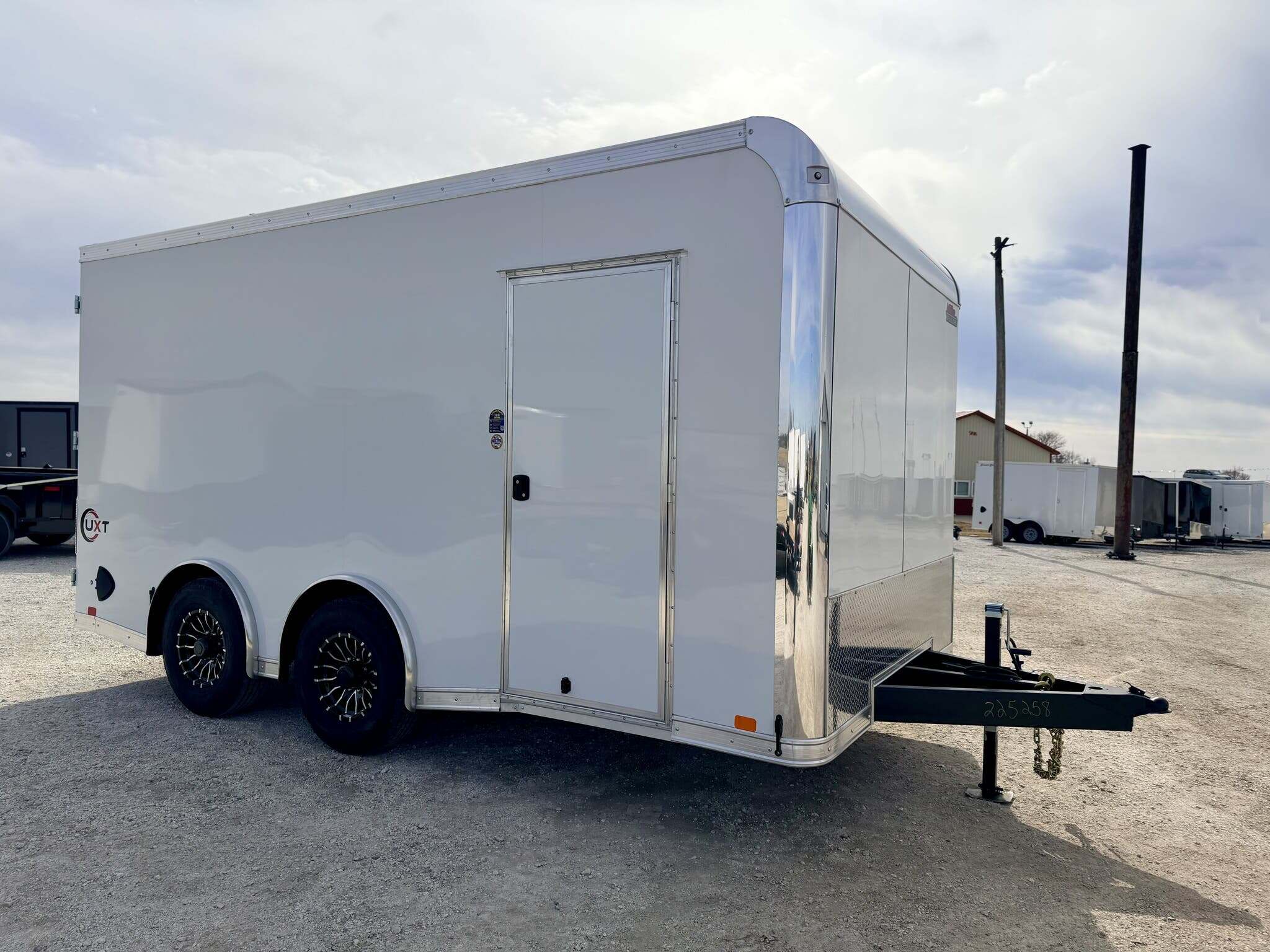 2026 United Trailers UXT 8.5x16 - REAR DOUBLE DOORS - COMMERCIAL GRADE in Goodfield, IL