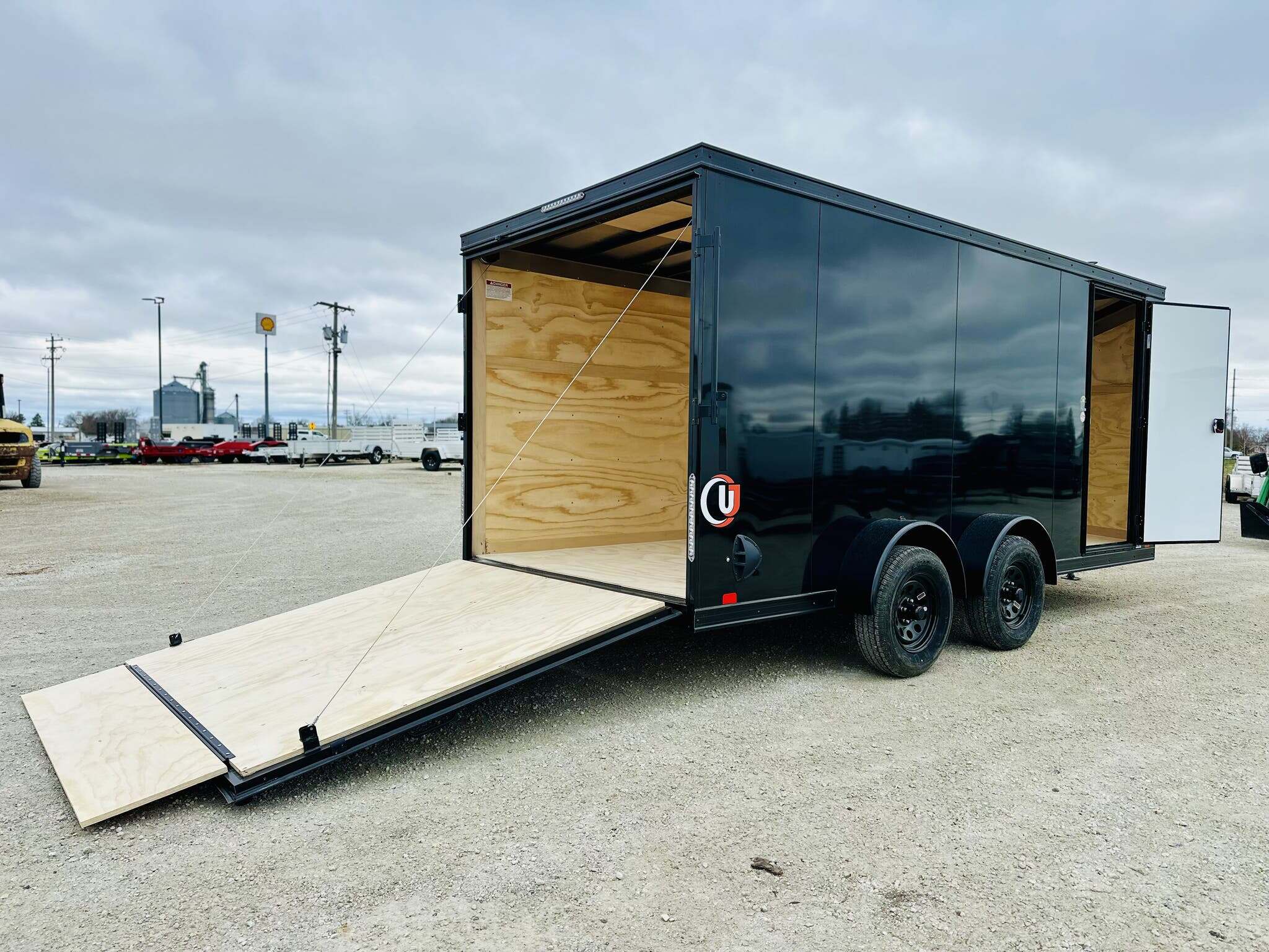 2026 United Trailers UJ-S 7X16 ENCLOSED-TORSION AXLES-25 YR FLOOR WARRANTY in Goodfield, IL