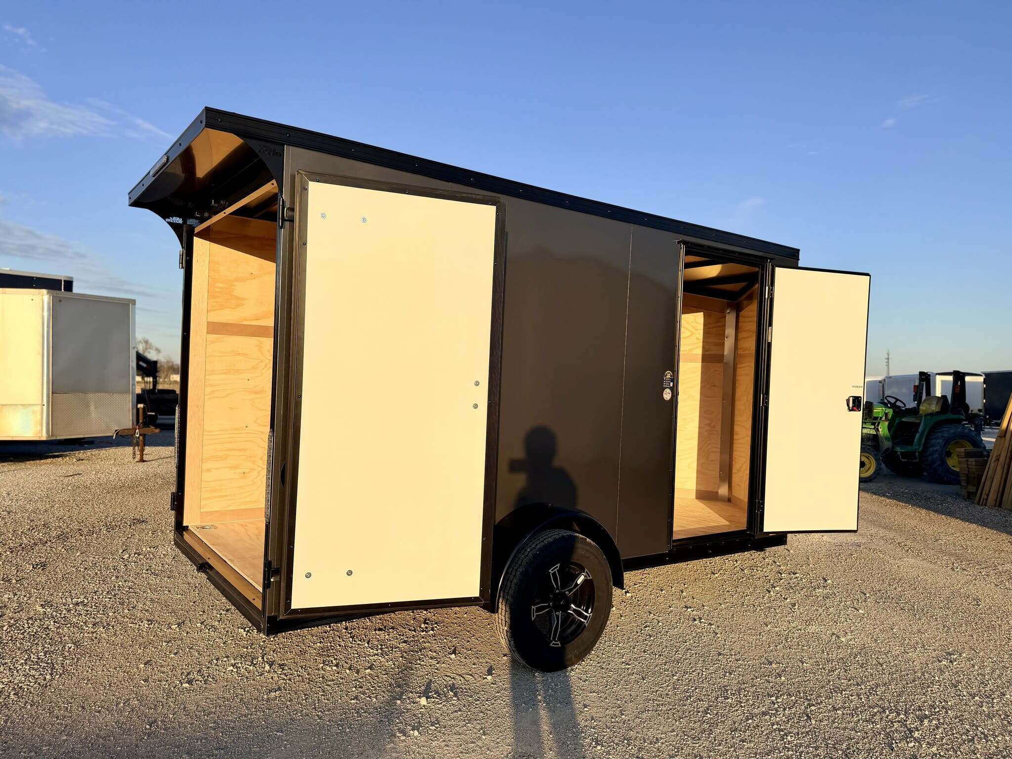 2026 United Trailers UJ 6X12 ENCLOSED - Rear Double Doors in Goodfield, IL