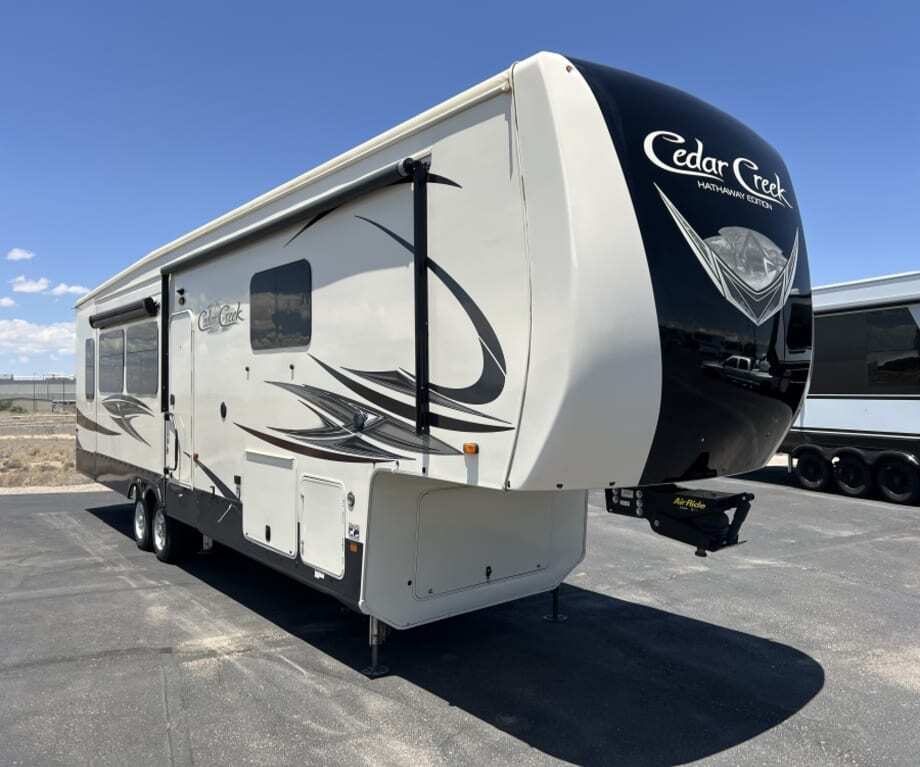 2021 Forest River CEDAR CREEK HATHAWAY 38DBRK in albuquerque NM